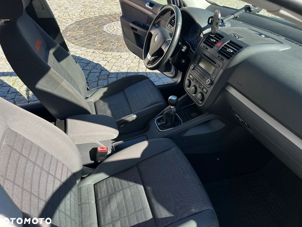 Volkswagen Golf - 8