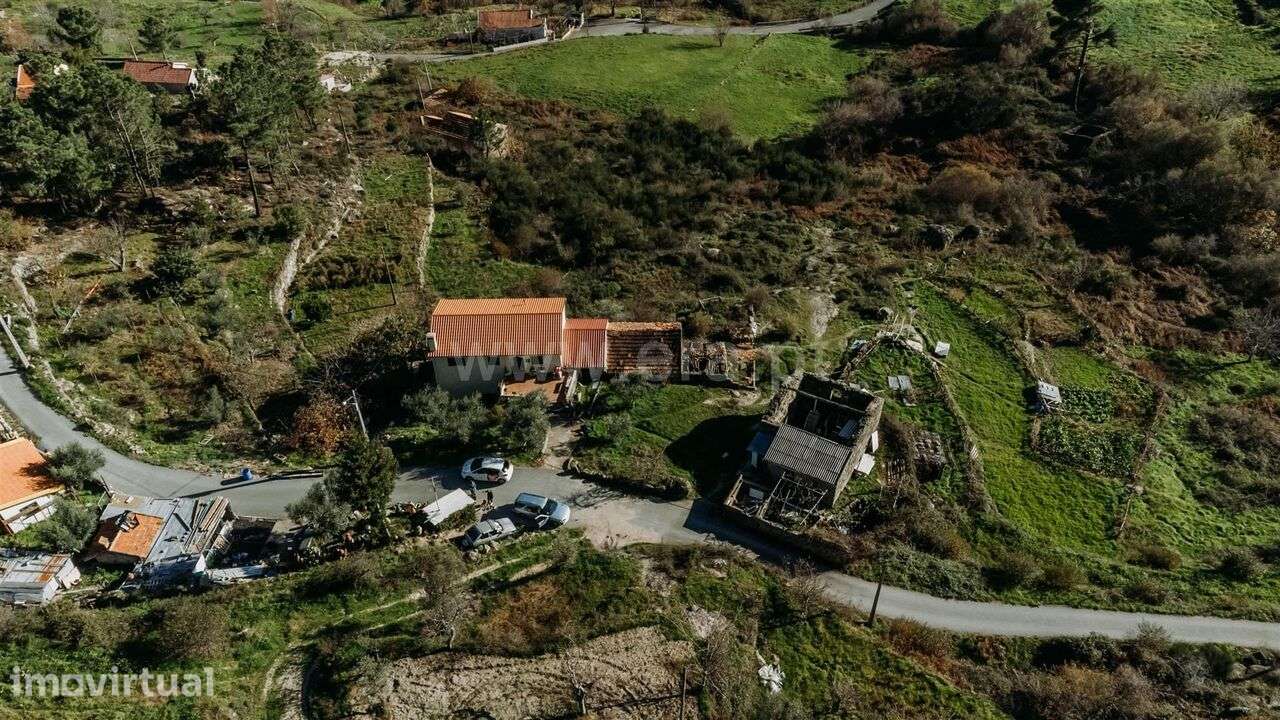 Terreno com ruina / Covilhã, Vila do Carvalho - Grande imagem: 3/20