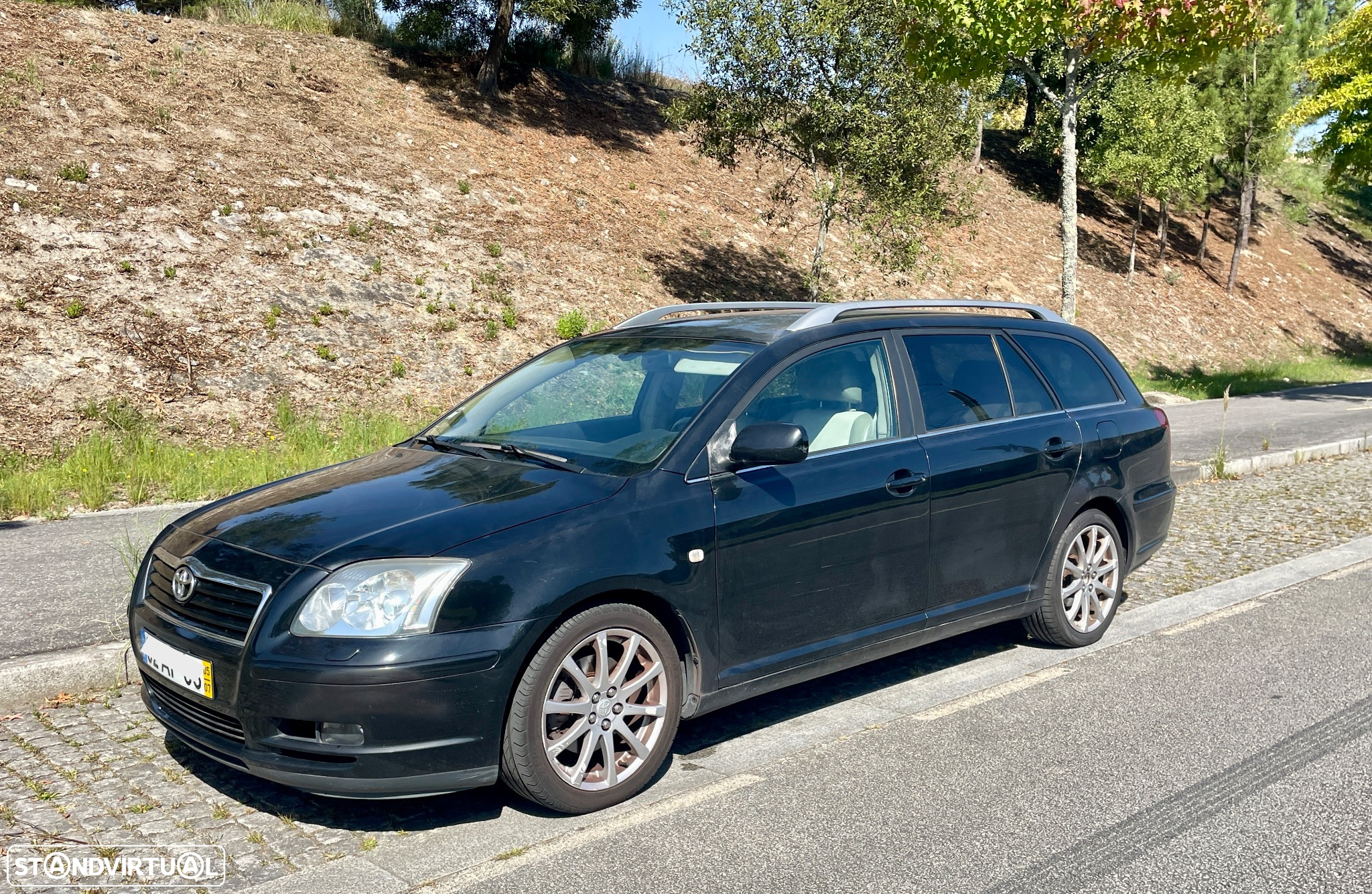 Toyota Avensis SW 2.0 D-4D Sol - 2