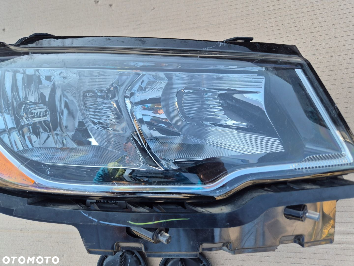 Jeep Compass 2 lampa prawa.USA.Na części.Reflektor - 2