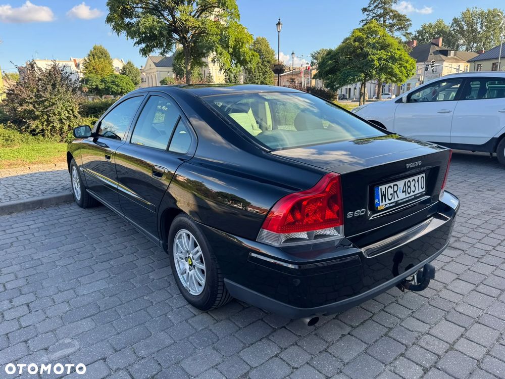 Volvo S60 2.4 Kinetic - 4