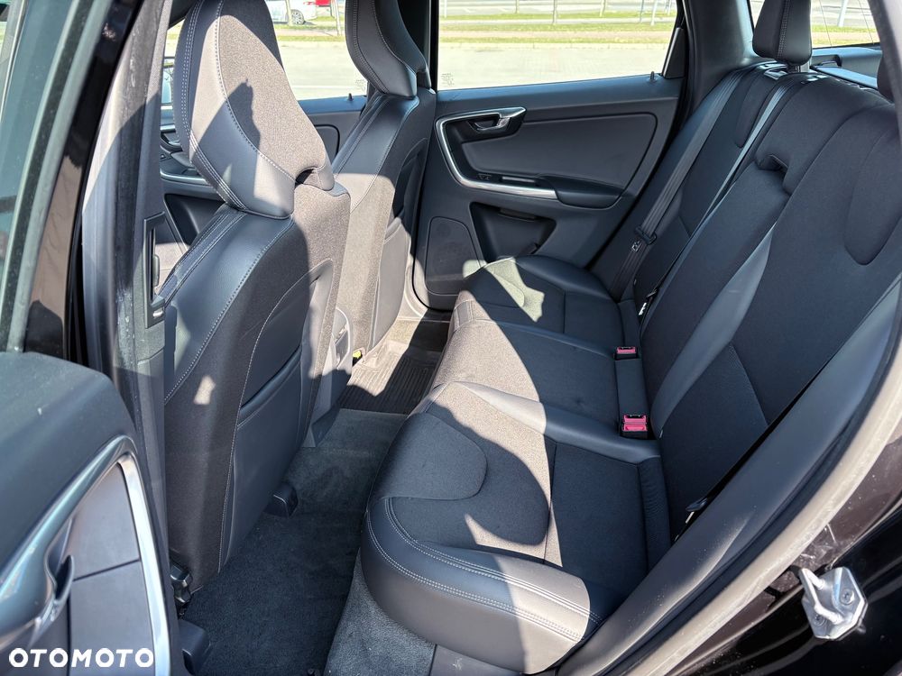 Volvo XC 60 D4 AWD Geartronic Kinetic - 10