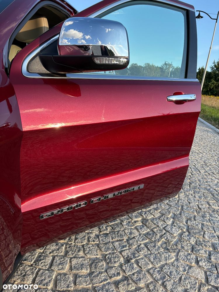 Jeep Grand Cherokee - 12