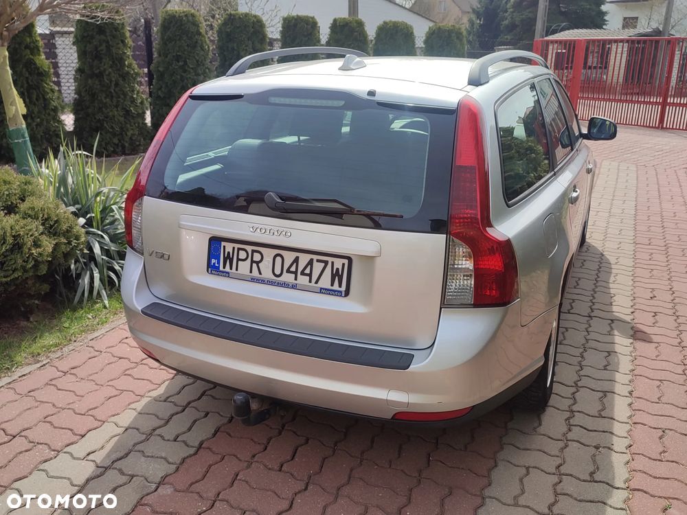 Volvo V50 1.6D DPF DRIVe Kinetic - 4