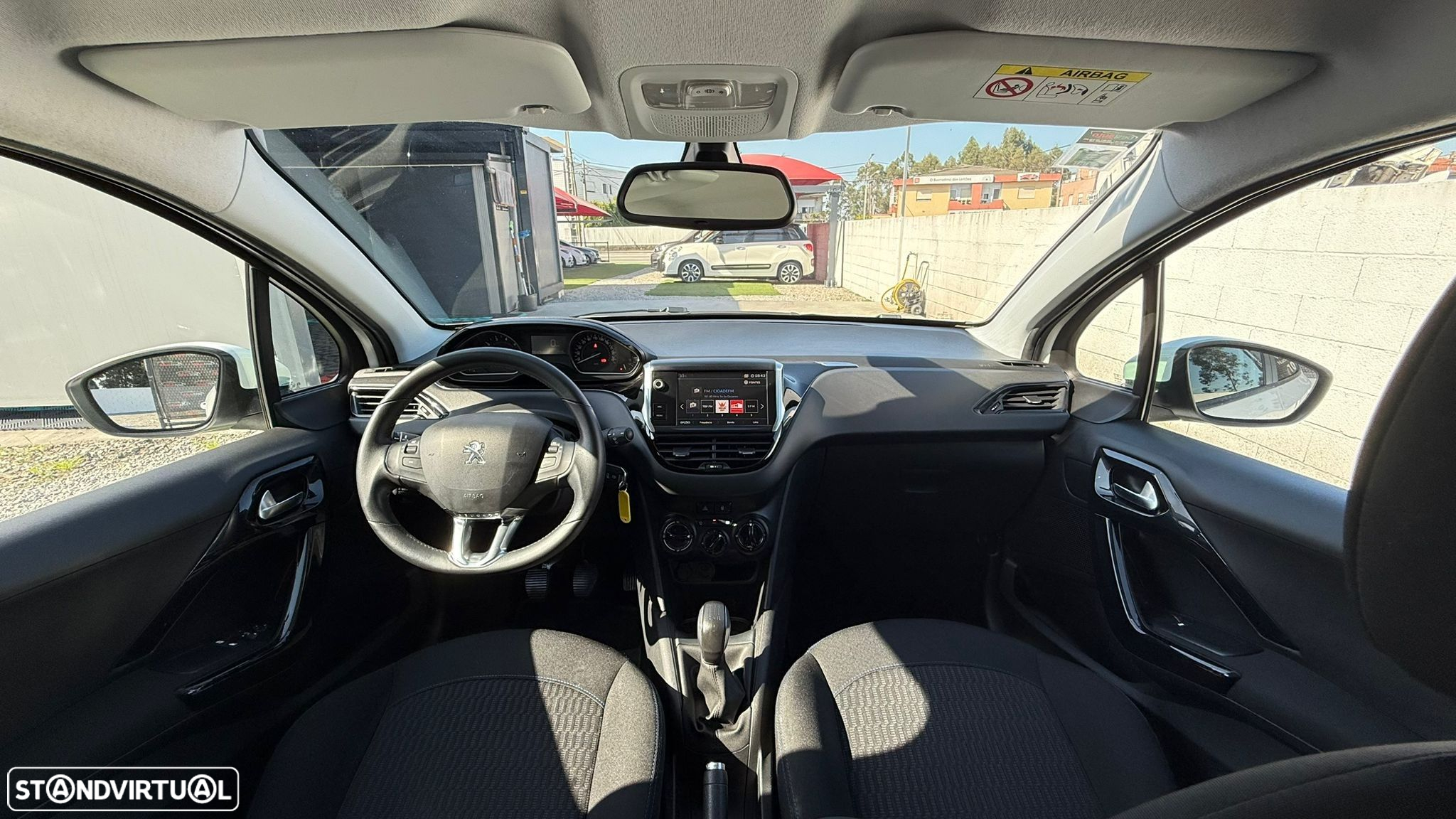 Peugeot 208 1.2 PureTech Signature - 20