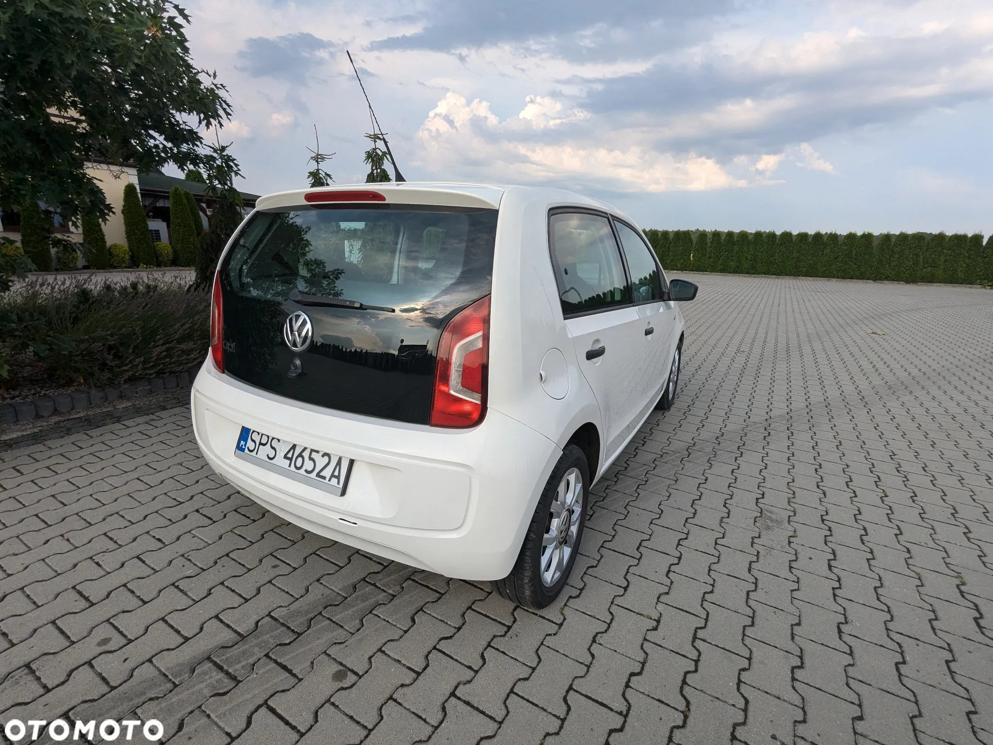 Volkswagen up! (BlueMotion Technology) move - 10