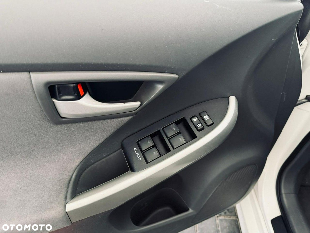 Toyota Prius - 35