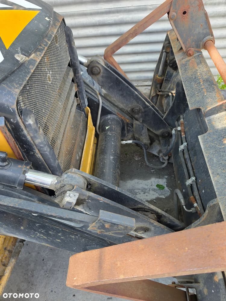 Caterpillar 428E - 10