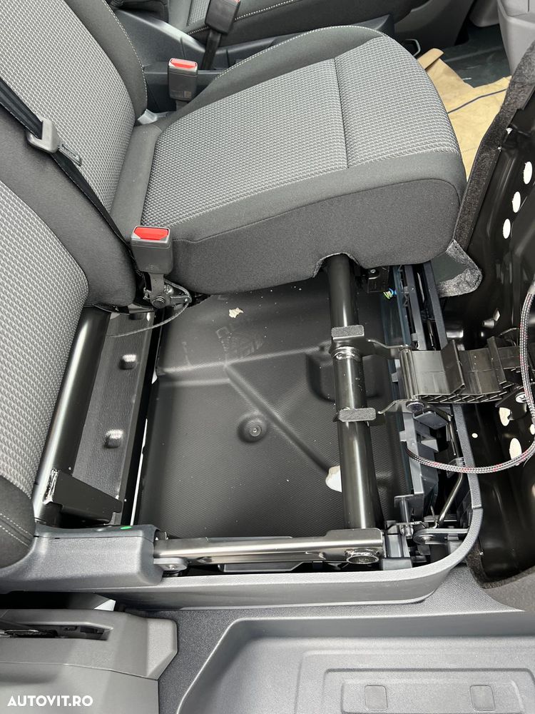 Volkswagen Transporter furgon lung 150cp - 11