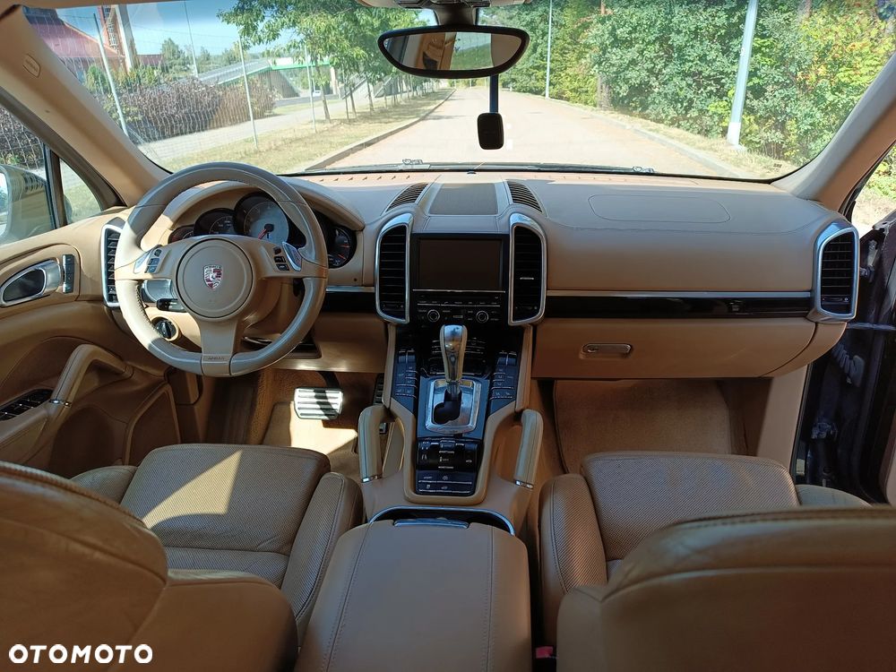 Porsche Cayenne - 16