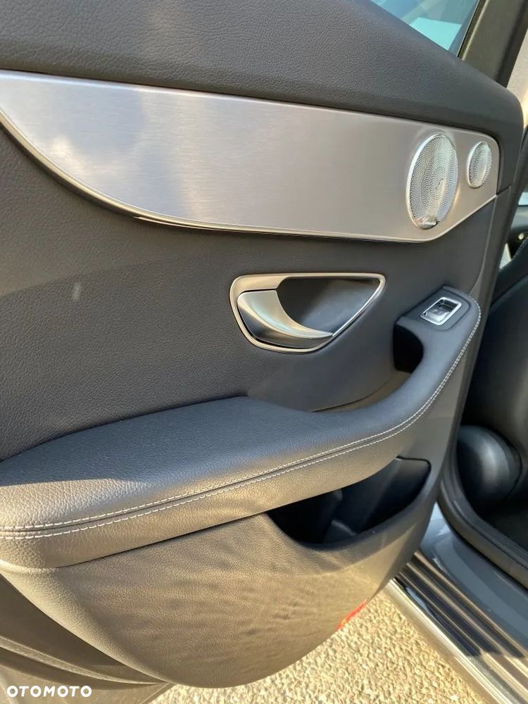 Mercedes-Benz Klasa C 200 4MATIC 9G-TRONIC - 17