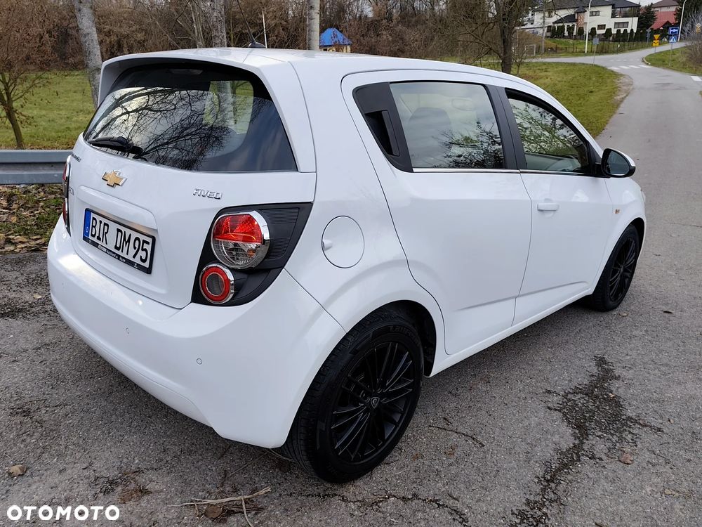 Chevrolet Aveo 1.6 LTZ S/S - 28