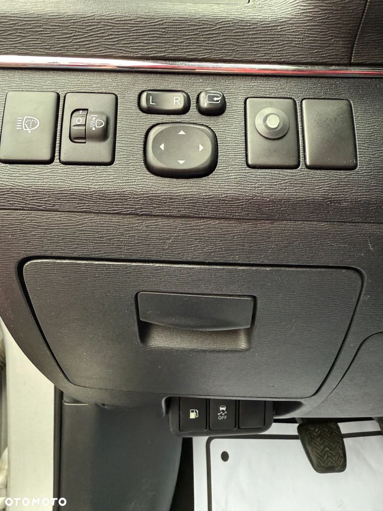 Toyota Avensis 1.8 Sol - 7