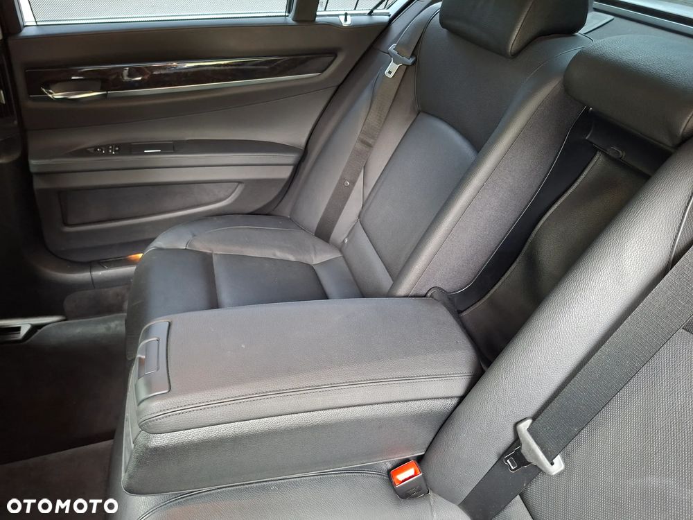 BMW Seria 7 - 22