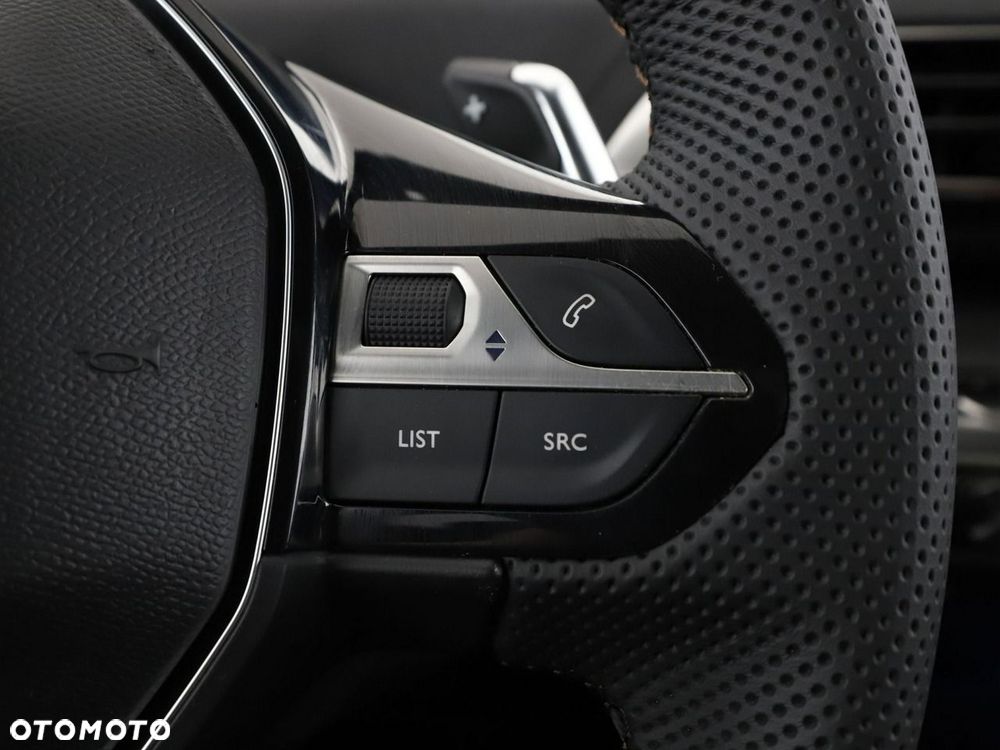 Peugeot 3008 Hybrid4 300 e-EAT8 GT - 34