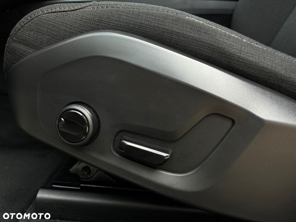 Volvo XC 60 B4 B Momentum - 27