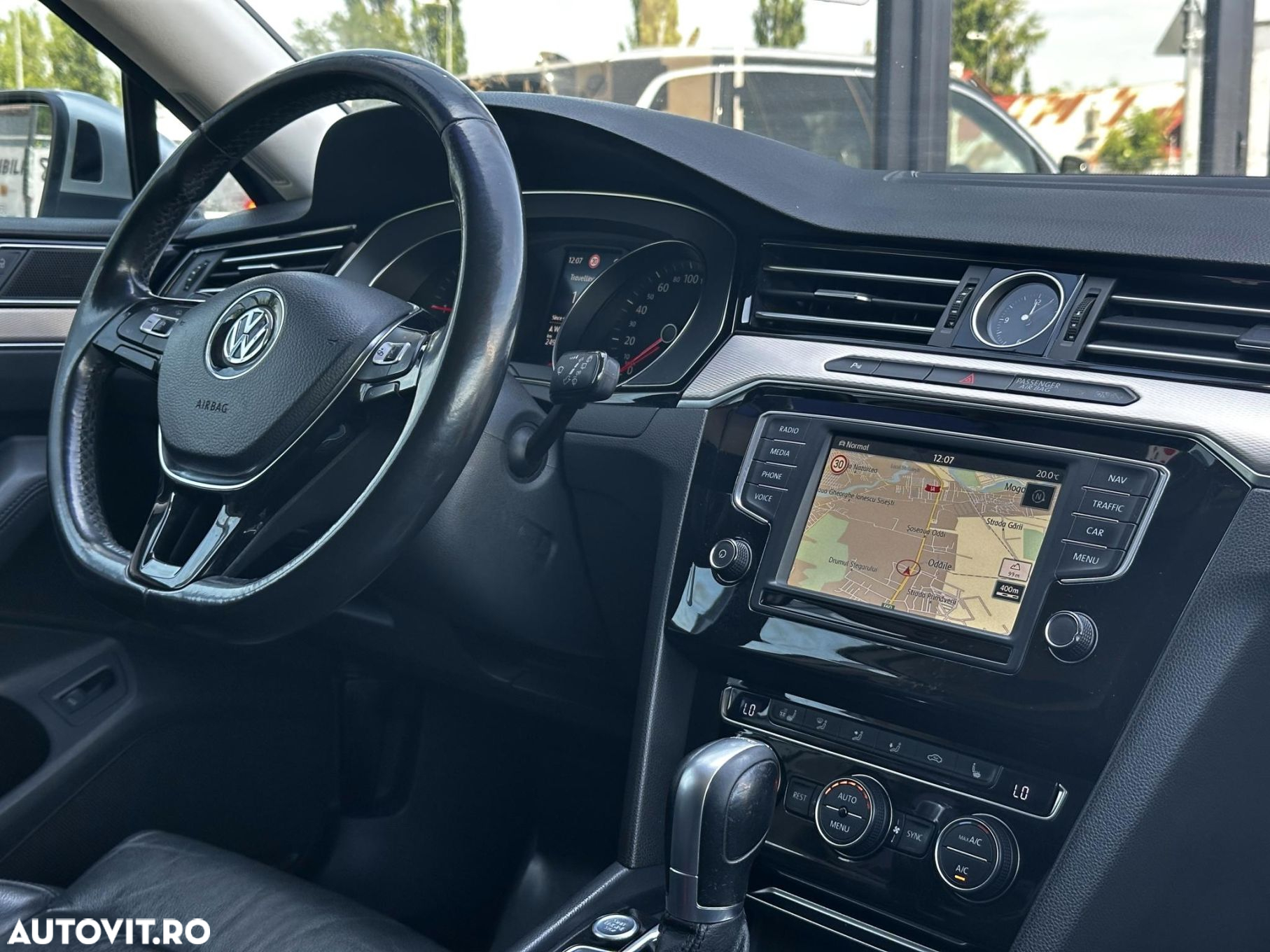 Volkswagen Passat - 6