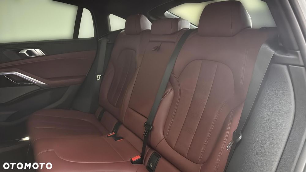 BMW X6 xDrive40d mHEV - 17