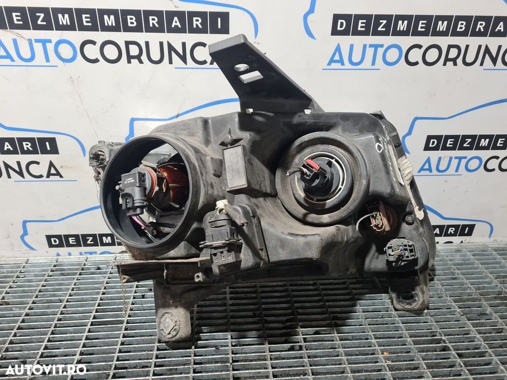 Far Stanga Jeep Compass 2011 - 2015 SUV 4 Usi (925) Cu lupă - 3