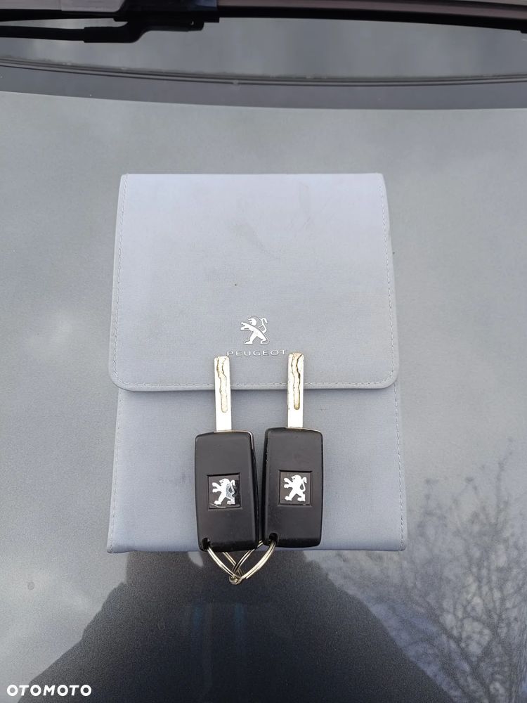 Peugeot 3008 1.6 THP Style - 29