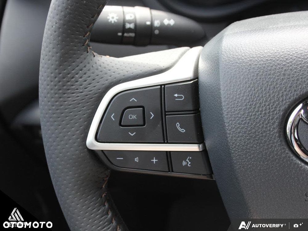 Toyota Sienna - 11