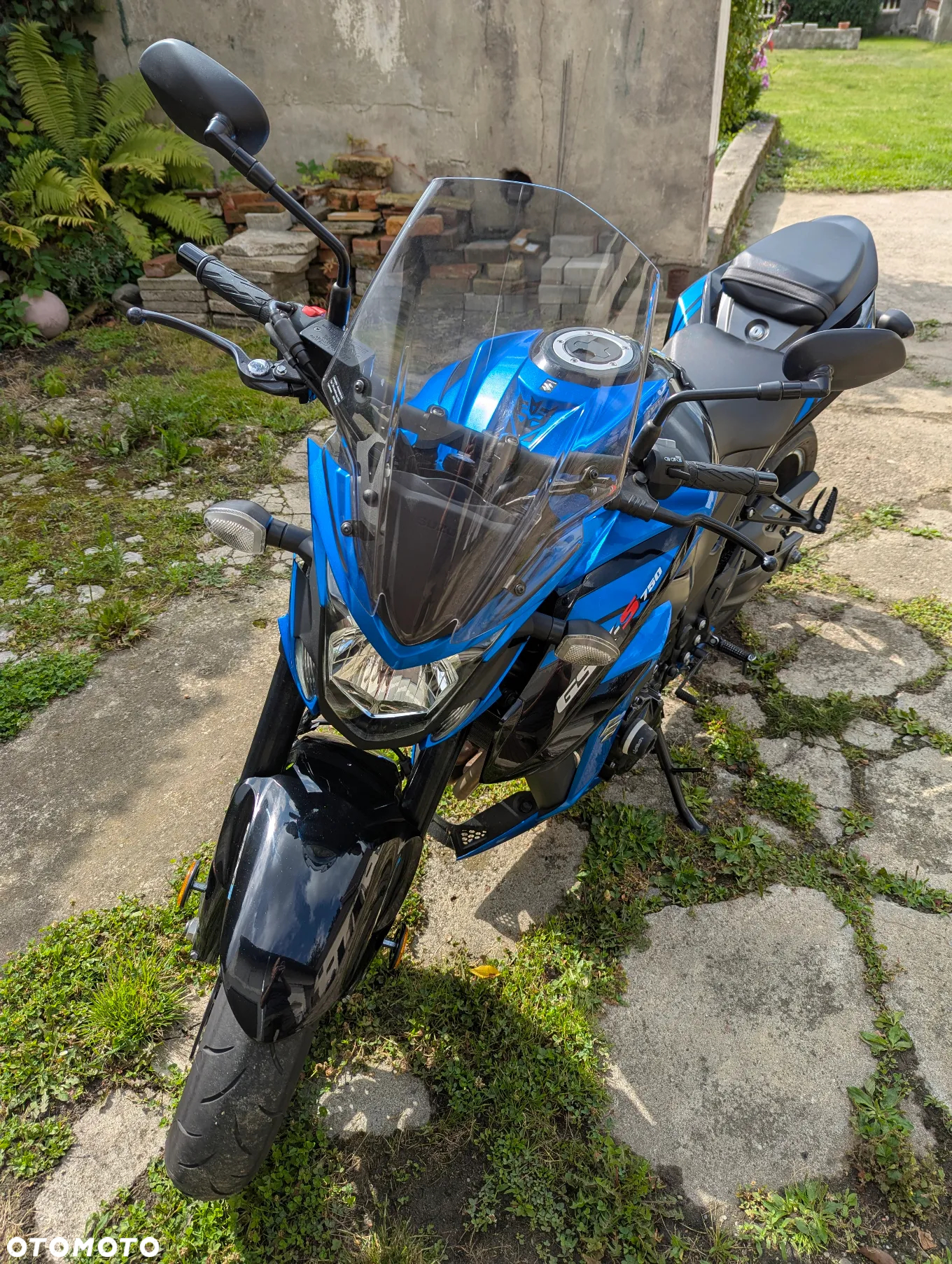 Suzuki GSX - 17