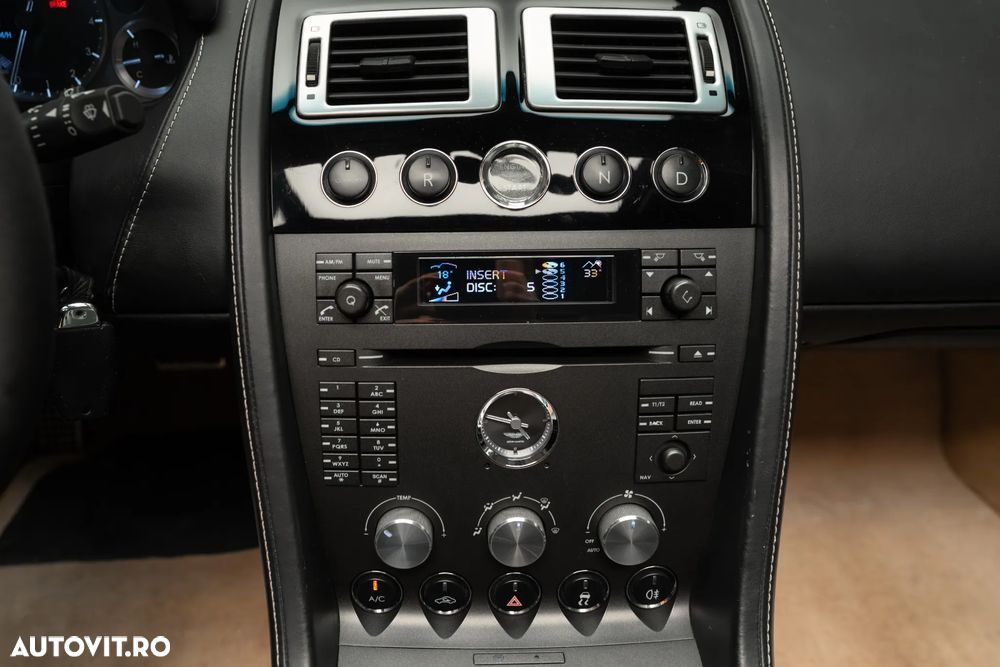 Aston Martin V8 Vantage - 25