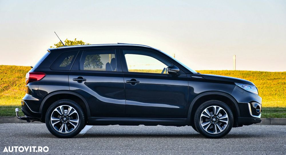 Suzuki Vitara 1.5 HEV Luxus - 21