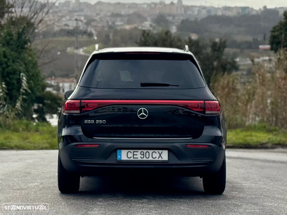 Mercedes-Benz EQB 250 Electric Art - 19