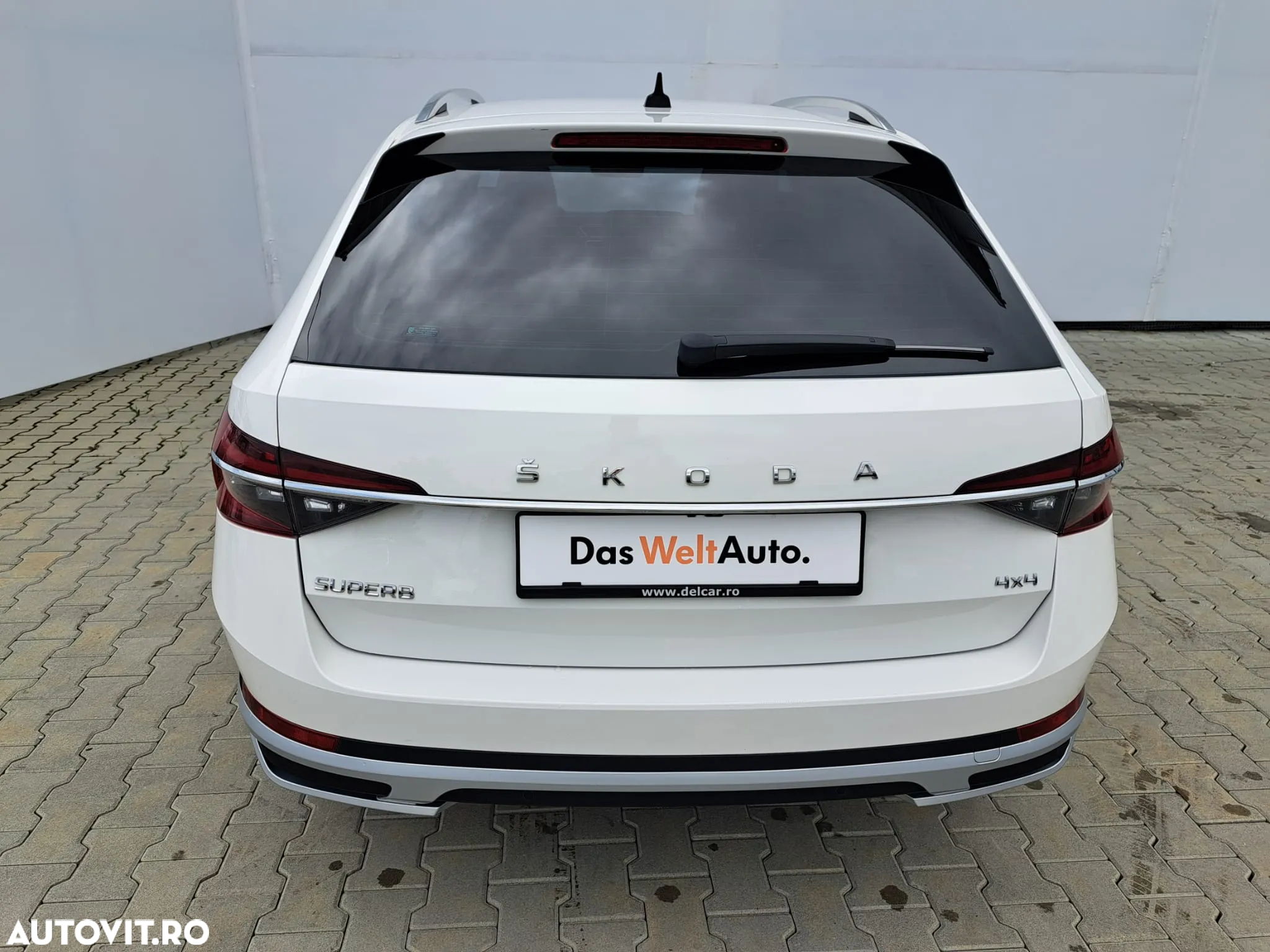 Skoda Superb Combi 2.0 TDI 4X4 DSG Scout - 5