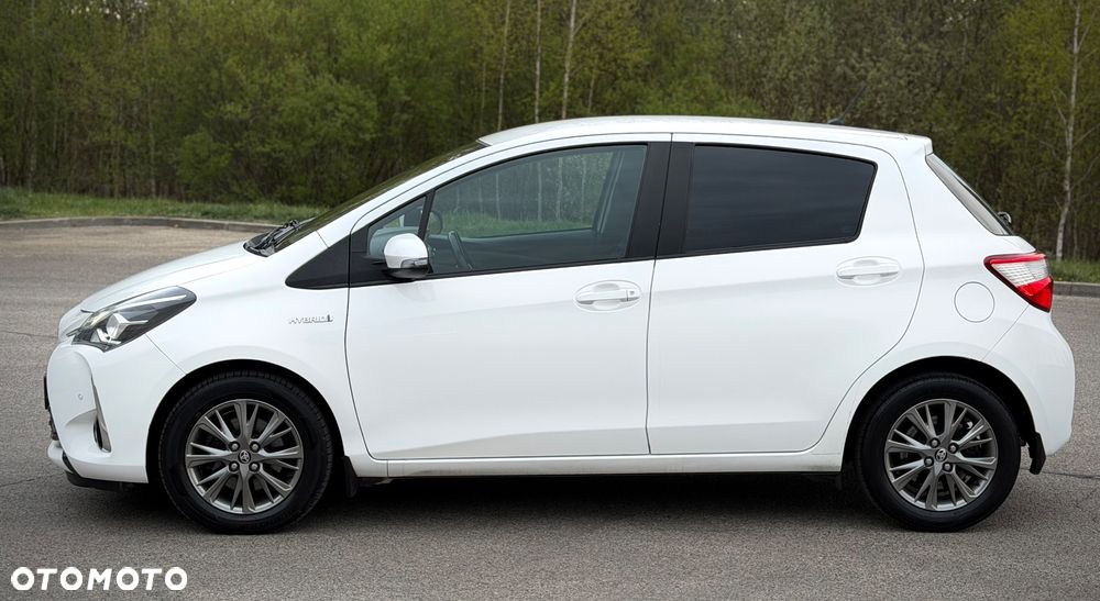 Toyota Yaris Hybrid 100 Premium - 16