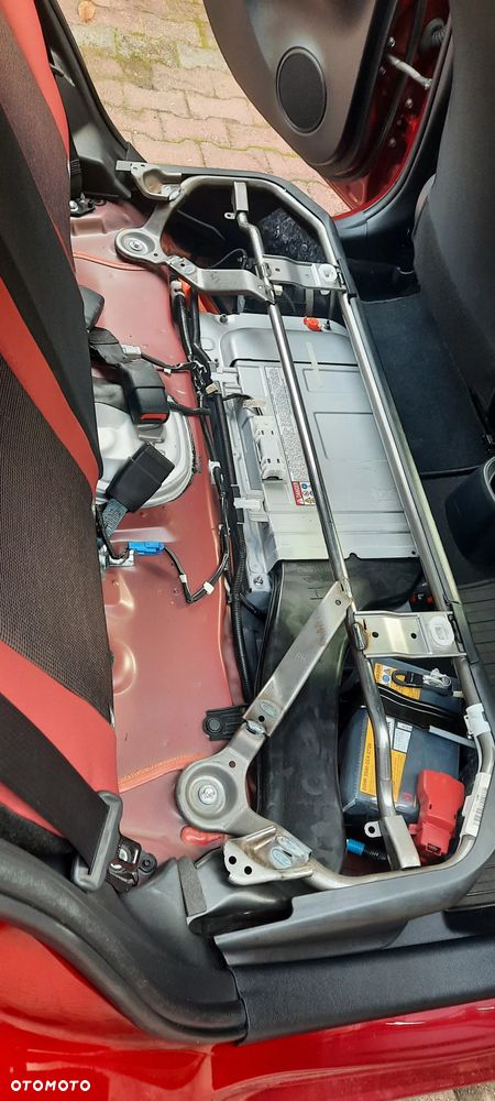 Toyota Yaris Hybrid 100 Selection Passion - 20