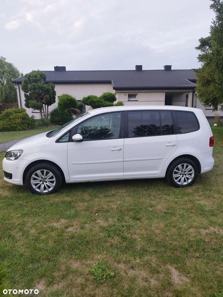 Volkswagen Touran - 10