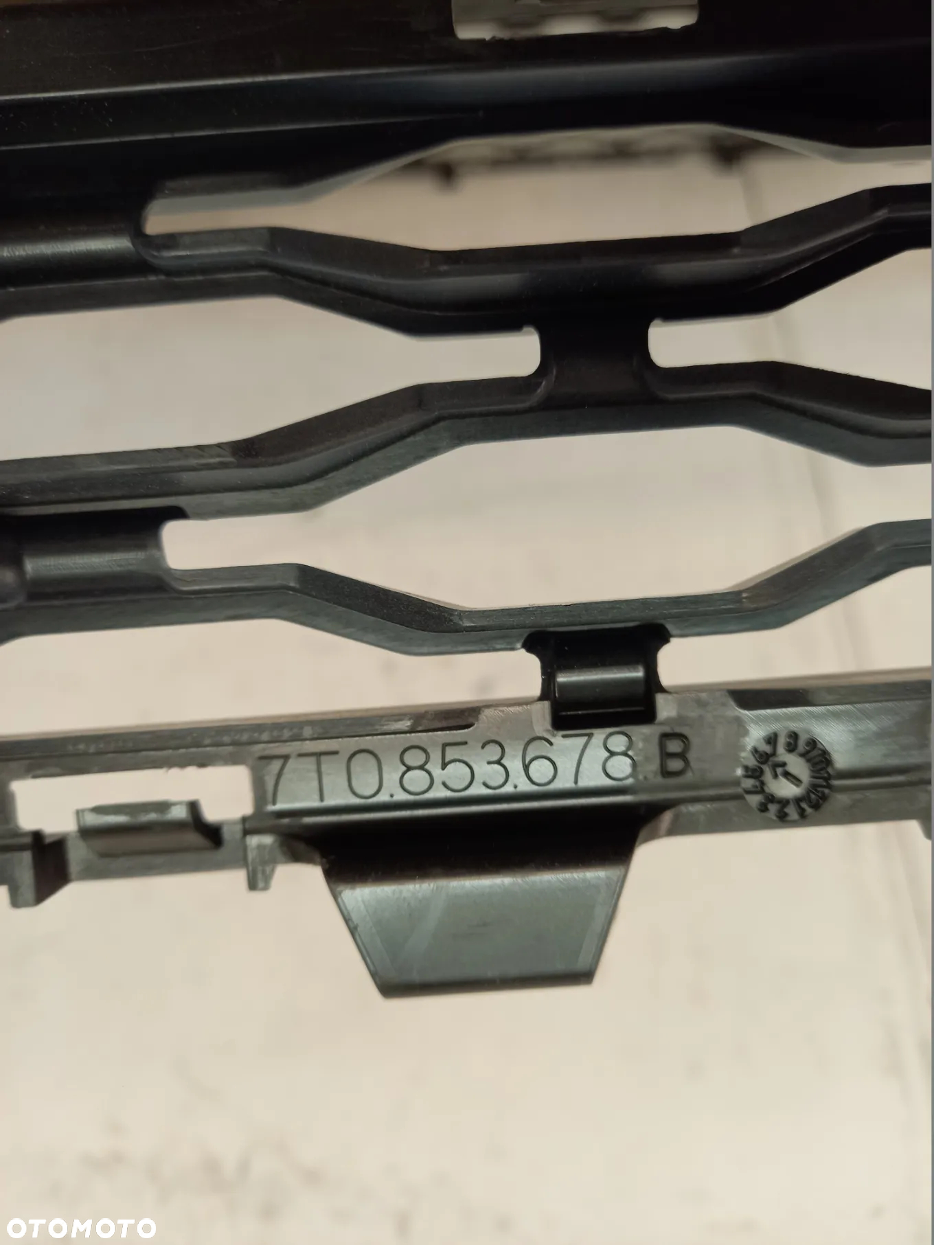 Vw T7 Multivan 7T0 kratka atrapa kratki srodkowa gora doł Nowe OEM - 6