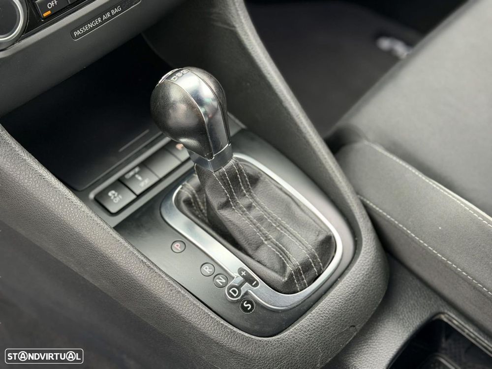 VW Golf 2.0 TSi R20 DSG - 8