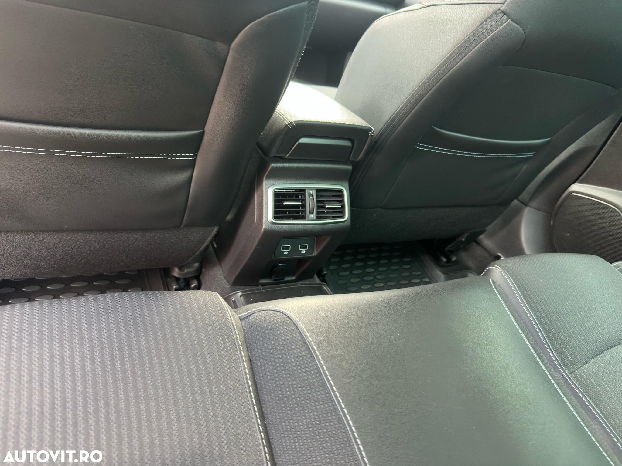 Renault Megane TCe 140 EDC GPF Techno - 27