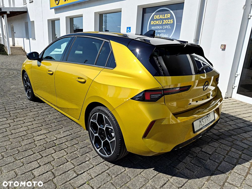 Opel Astra ver-1-2-t-mhev-ultimate-edtc - 4