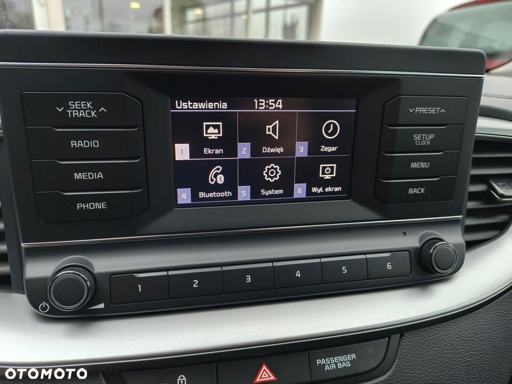 Kia Ceed - 31