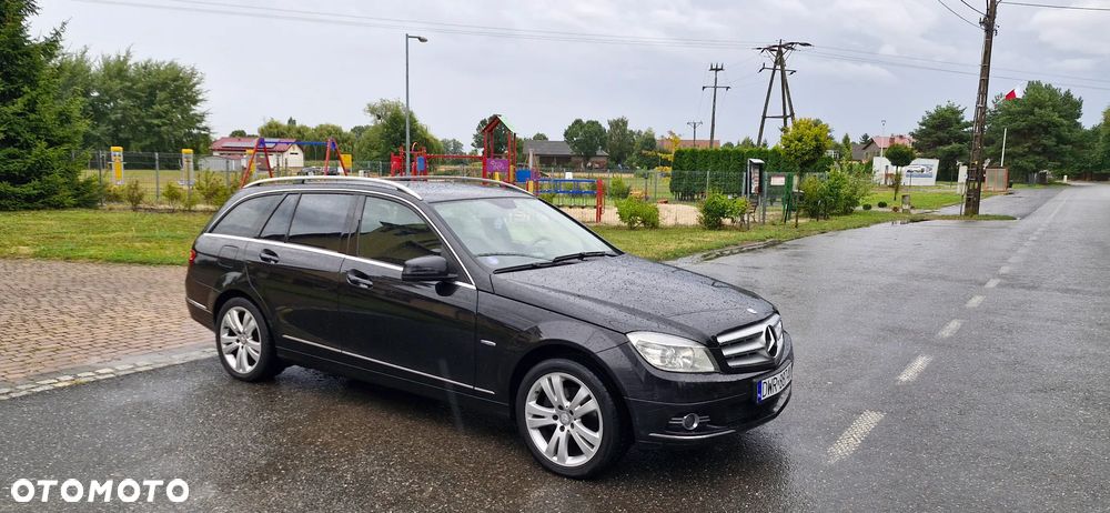 Mercedes-Benz Klasa C 180 CGI Automatik BlueEFFICIENCY Avantgarde - 15