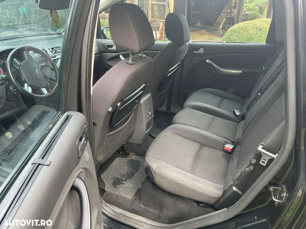 Volkswagen Tiguan - 4