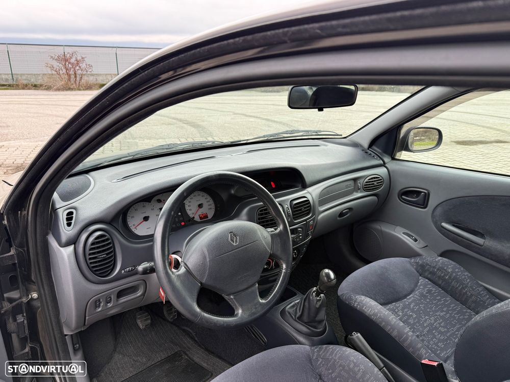 Renault Mégane Coupe 1.4 16V Sport AC - 9