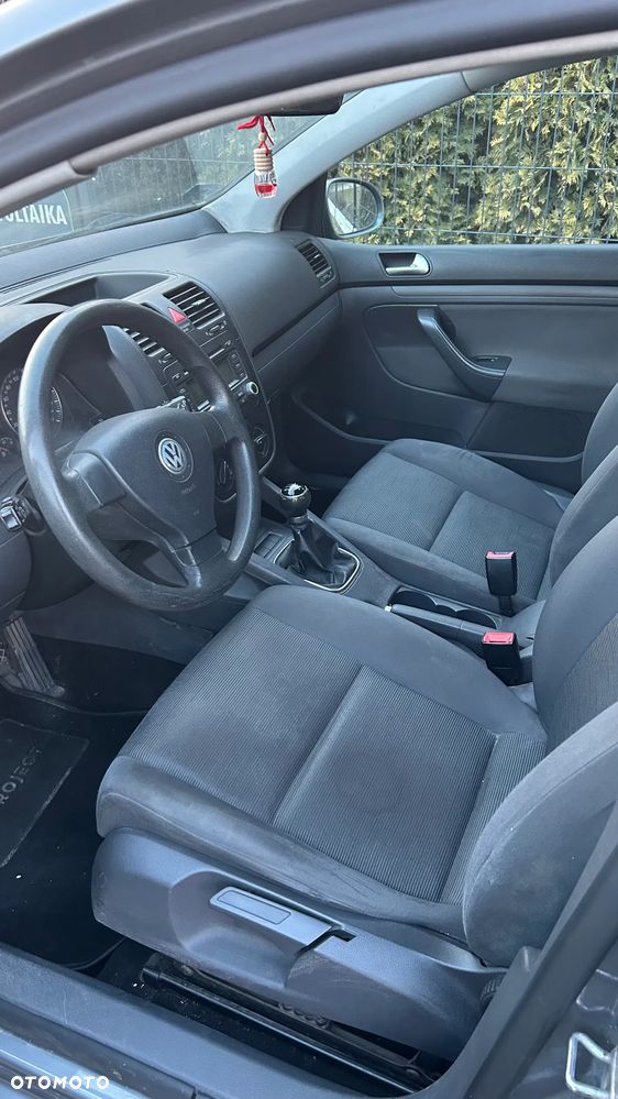 Volkswagen Golf - 6