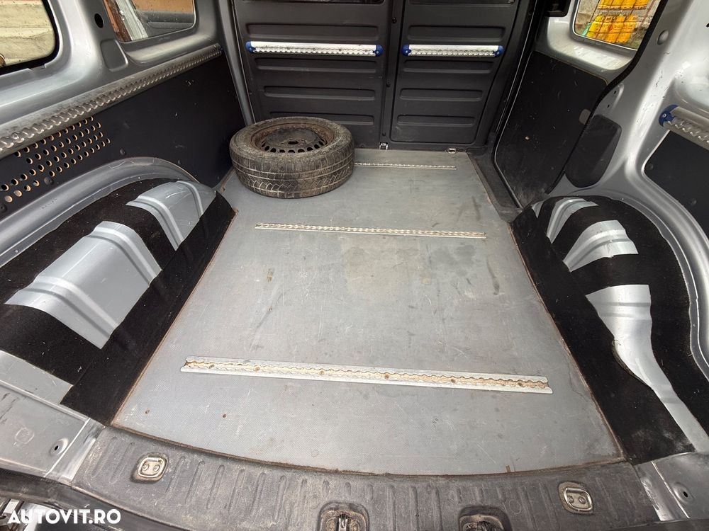 Volkswagen Caddy - 11