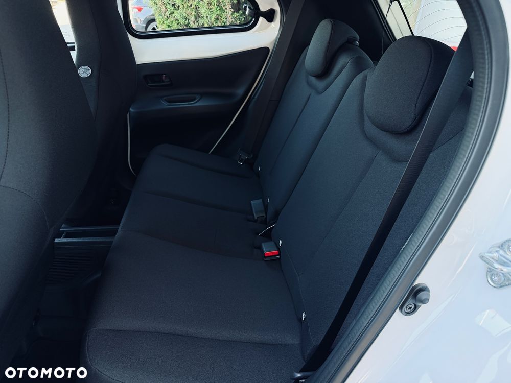 Toyota Aygo X Hybrid 1.5 Comfort e-CVT - 12