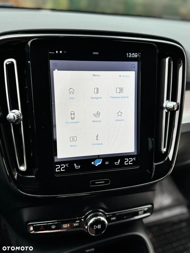 Volvo XC 40 T3 Momentum Pro - 21