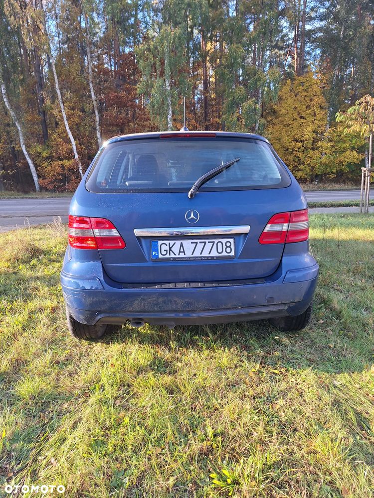 Mercedes-Benz B-Class 2010 photo 3