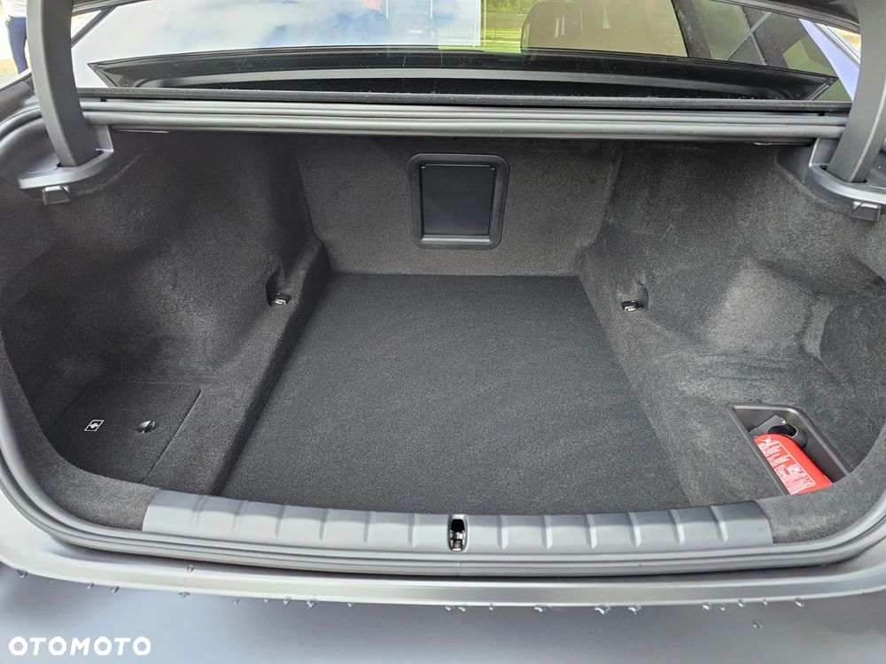 BMW Seria 7 - 18