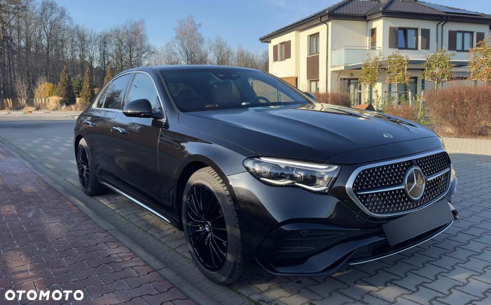 Mercedes-Benz Klasa E 300 de PHEV 4-Matic AMG 9G-Tronic - 2