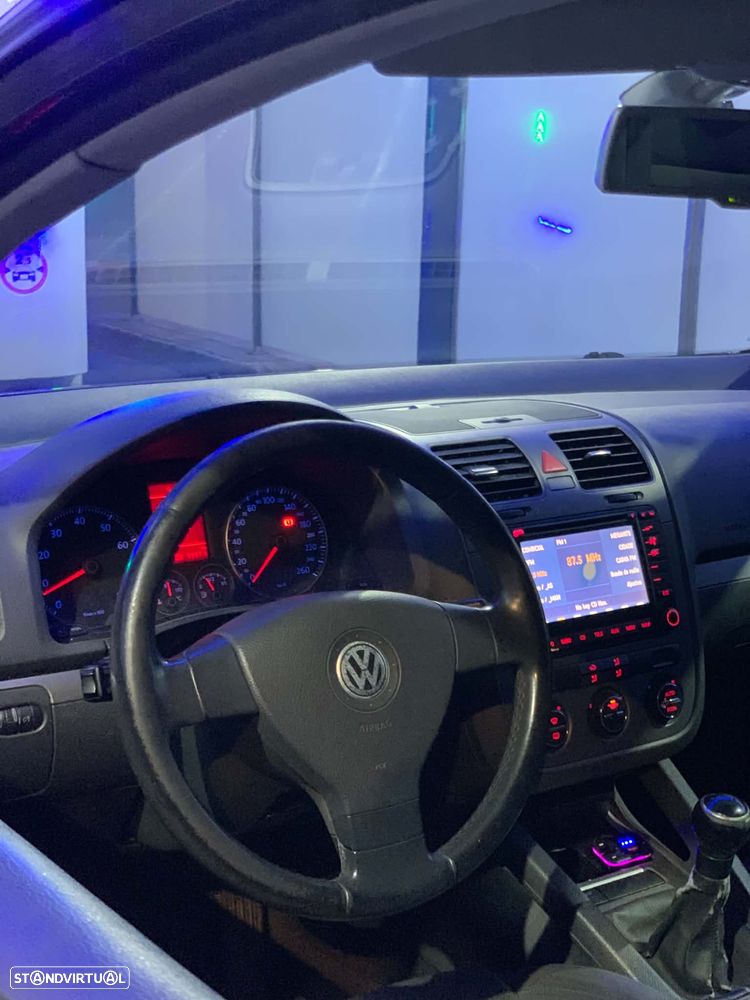 VW Golf 2.0 FSi Sport - 6