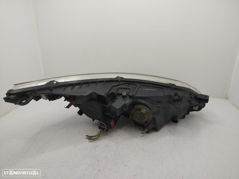 Farol/ Otica Dianteiro Esq Citroën C4 Coupé (La_)